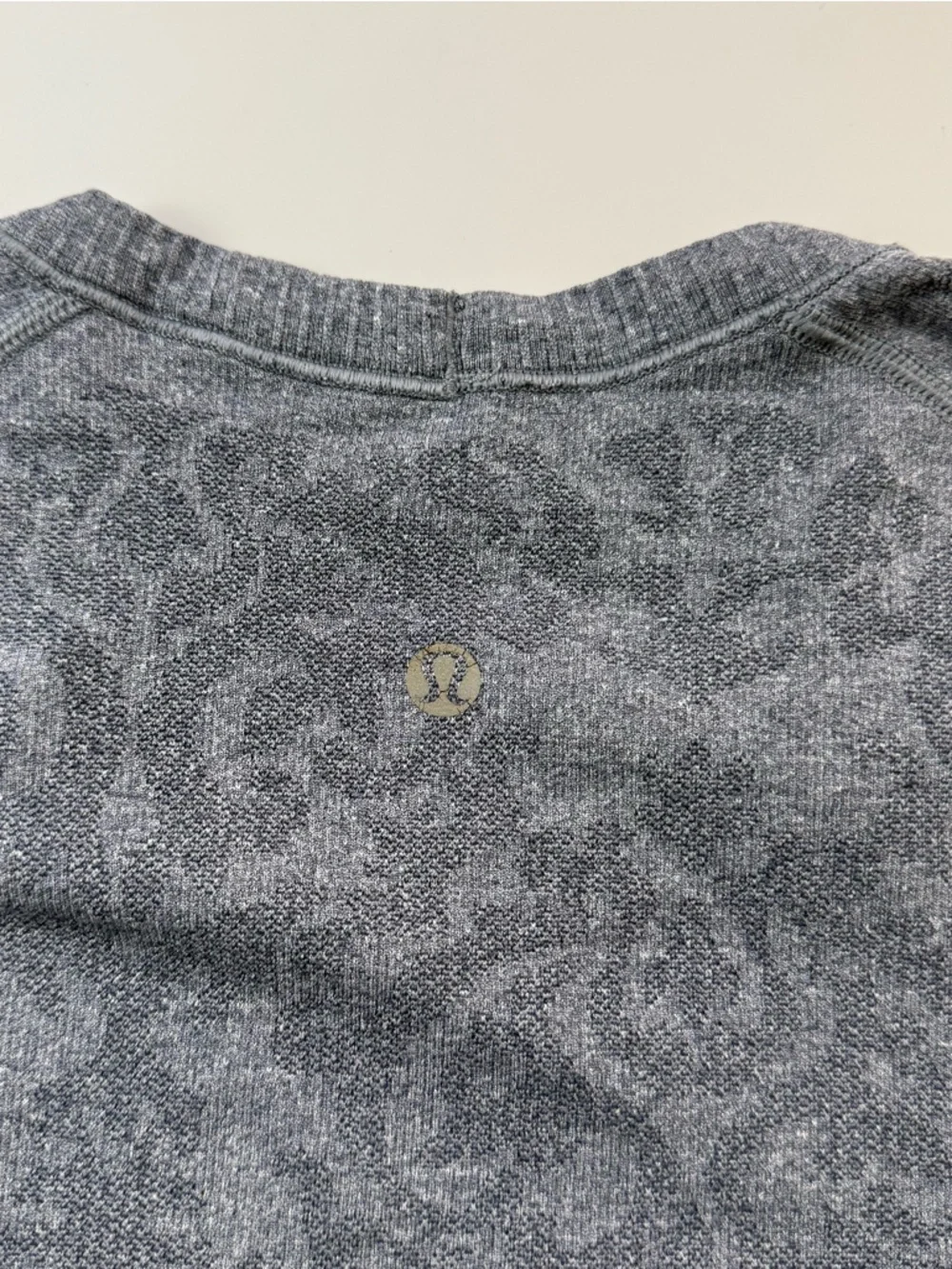 Lululemon Swiftly Tech SS Print Top Womens Gray Heathered Size 8